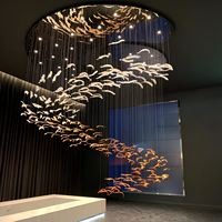 Lustre en verre fait main au design moderne et personnalisable en forme de feuille, idéal pour centre commercial, grand salon ou salle de banquet, installation au plafond