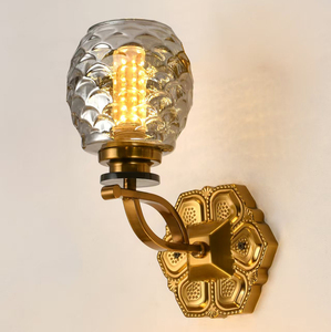 <span class=keywords><strong>Applique</strong></span> <span class=keywords><strong>da</strong></span> <span class=keywords><strong>Parete</strong></span> Moderna di Alta Qualità con Finitura Oro e Paralume in Vetro Grigio Fumé (B880-1W) - Product Image 4