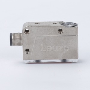 เซ็นเซอร์ตรวจจับสี Leuze KRT18BM.V3/6GX-M12 แบบติดตั้ง M12 มาตรฐาน IP67 IP69K สำหรับการตรวจจับการมาร์กกิ้งด้วยเลเซอร์ - Product Image 1