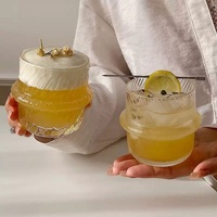 Hutförmiges Glas-Trinkgefäß 260ml Kreatives Geripptes Eiskaffee-Glas Whiskey-Cocktailglas für Saft Getränke Bar Restaurant