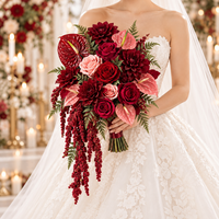 Élégante Composition Florale de Mariage en Cascade de Style Français Vintage Bourgogne, Fleurs Artificielles Faites à la Main, Personnalisable pour la Décoration de Mariage d'Automne