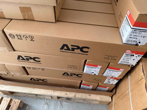AP8853 Compteur 0U 230V 32A 9,84 pieds PDU de rack 2G, (36) C13 & (6) C19 - Product Image 3