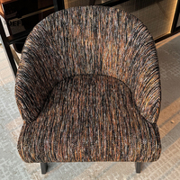 Rembourrage personnalisable avec tissu Fauteuil simple au design moderne à dossier haut pour espaces commerciaux