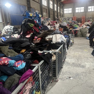 Vestiti invernali prezzo all'ingrosso cappotti spessi donna giacca a vento soprabiti mano chilo <span class=keywords><strong>abbigliamento</strong></span> usato - Product Image 5