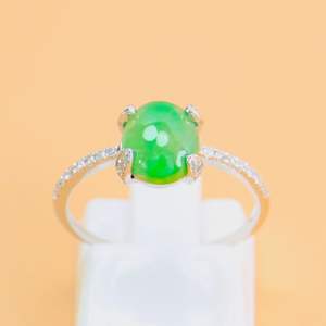 แหวนเพชร Jadeite ทองคําขาว 18K แฟชั่นหรูหราที่กําหนดเองคุณภาพสูงแหวนเพชรทองคําขาว 18K Jadeite - Product Image 5
