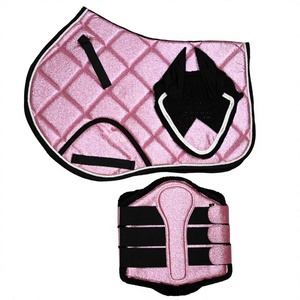 Almohadilla de Silla de Montar Premium de Neopreno para Caballos con Gorro Reductor de Ruido y Botas de Protección - Product Image 1