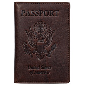 Porte-passeport américain en cuir véritable avec blocage RFID, portefeuille court unisexe, couleurs et impressions personnalisables - Product Image 1