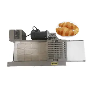 Commerciële Bakkerij Apparatuur Mini Croissant Brood Maken Croissant Deeg Rolvormmachine