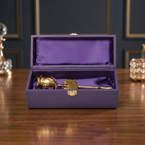 ของขวัญวาเลนไทน์ขายดี ดอกกุหลาบชุบทองคำ 24K พร้อมแจกัน กล่องกำมะหยี่ ดอกกุหลาบธรรมชาติเคลือบทองคำ 24K - Product Image 1