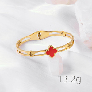 Bracelet Femme en Acier Inoxydable Haut de Gamme Vente en Gros Usine, Plaqué Or Noir, Motif Trèfle à Quatre Feuilles, Ne Ternit Pas - Product Image 4