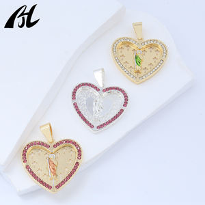 L-663 Kalp Şeklinde Dini Kolye, Altın ve Gümüş Kaplama, İçinde Haç Kesimli ve Aziz Figürü Oymalı - Product Image 3