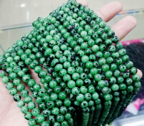 fuchsite rubis