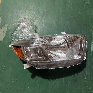 Faros Delanteros para Toyota Highlander 2009-2011 Blancos R81130-48470 Halógenos Xenón - Product Image 3