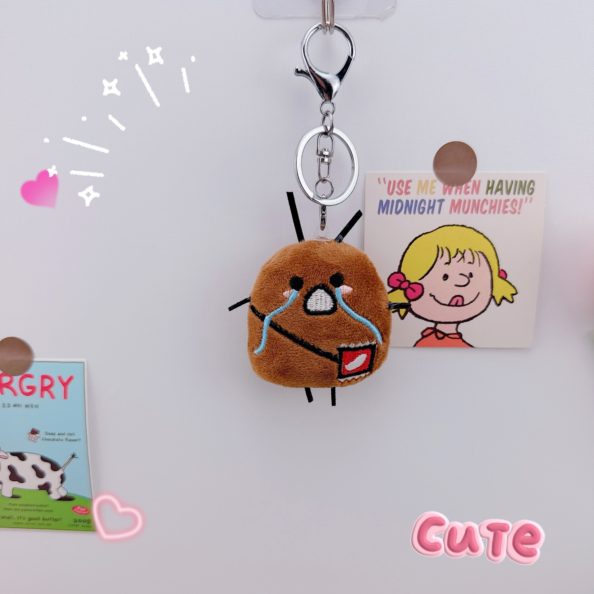 พวงกุญแจแมลงสาบร้องไห้