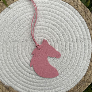 Prêt Stock PU cuir Qatar sac pendentif personnalité tête <span class=keywords><strong>de</strong></span> <span class=keywords><strong>cheval</strong></span> sac en cuir pendentif ornement porte-clés pendentif lanière - Product Image 3