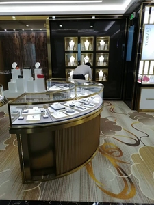Diseño Interior de Joyería Acrílica Personalizada para Centro Comercial, Acero Inoxidable con Acabado Espejo - Product Image 2