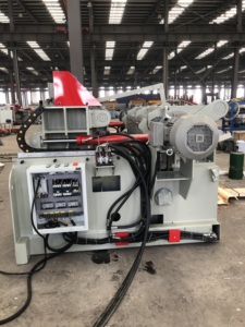 Máquina Peladora y Descortezadora de Troncos YUEQUN de Alta Productividad y Precisión, Motor y Bomba para Producción de Madera Contrachapada, Alimentación Hidráulica - Product Image 3