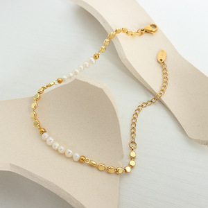 CAIOOCHE Pulsera Sencilla y Elegante <span class=keywords><strong>con</strong></span> Material de Cobre Brillante y Perlas de Agua Dulce, Cadena de Mano <span class=keywords><strong>para</strong></span> Mujer, Venta al por Mayor de Fábrica - Product Image 2