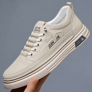 Zapatillas de cuero casuales blancas para hombre, de tacón bajo, transpirables, con suela de goma, zapatos modernos para el tiempo libre - Product Image 1