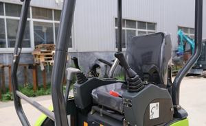 Excavadora doméstica pequeña de alta eficiencia 1 1,8 2 3 toneladas calidad y uso confiable SD18U excavadora sobre orugas precio barato - Product Image 5