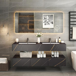 Meuble de salle de bain style hôtel, comptoir en dalle noire et or, miroir intelligent éclairé, design moderne - Product Image 4