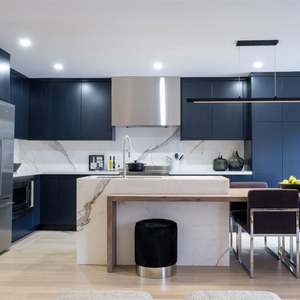 Cuisine moderne 2023, style 3D, design gratuit, haute qualité, armoires de cuisine laquées sur mesure, îlot de cuisine de luxe pour villa - Product Image 4