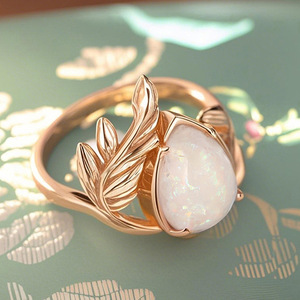 Anello A016 in Opale per Donna, Forma a Pera, Gemma Naturale con Montatura a Griffe, Motivo Vegetale, Anelli di Moda per Matrimonio - Product Image 6