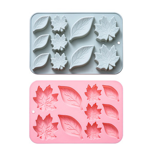 Moldes de Silicona Antiadherentes con Diseño de Hoja, Reutilizables, de Grado Alimenticio, Lindos Moldes Magnéticos de Silicona para Chocolate, Dulces y Hielo - Product Image 1