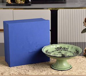 Plateau à fruits en porcelaine de style italien rétro classique sur pied, écologique, personnalisable pour les mariages et les fêtes - Product Image 2