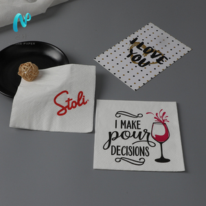 Serviettes en papier personnalisées jetables blanches en pâte de bois vierge avec logo, 1 pli, style sac, 23*23 25*25cm pour restaurant - Product Image 3