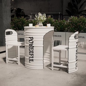 Mesa y Sillas de Estilo Industrial para Cafeterías, Salón de Té y Áreas de Descanso, Diseño Creativo con Forma de Barril de Petróleo - Product Image 1