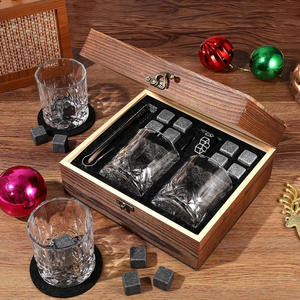 Carafe à <span class=keywords><strong>whisky</strong></span> gravée avec logo personnalisé, lot <span class=keywords><strong>de</strong></span> 4 gobelets transparents pour <span class=keywords><strong>dégustation</strong></span> <span class=keywords><strong>de</strong></span> roche dans une boîte en bois pour mariages et cadeaux - Product Image 1