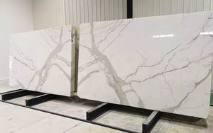 Carrelage en marbre Calacatta Oro d'Italie, design moderne, marbre blanc poli avec veinage doré, carrelage pour escalier et sol à prix attractifs - Product Image 5