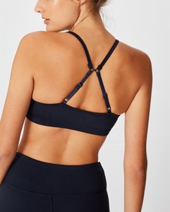 Ensemble de yoga pour femmes, soutien-gorge de sport dos nageur noir uni, leggings taille haute mi-mollet, vêtements de sport respirants sans couture, ensemble 2 pièces - Product Image 4