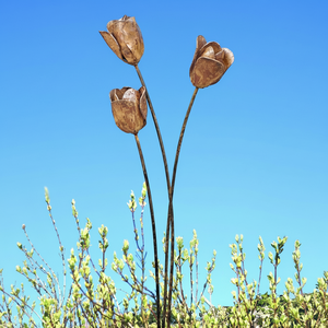 Estacas de metal con diseño floral para jardín que crean hermosas exhibiciones decorativas al aire libre para un paisajismo vibrante y estacional del hogar. - Product Image 1