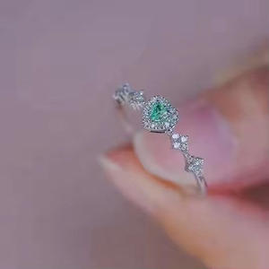 Anello Smeraldo a Cuore T0779 con Pavé, Anello Romantico da Donna con Gemma per Fidanzamento, Gioielli Raffinati - Product Image 6