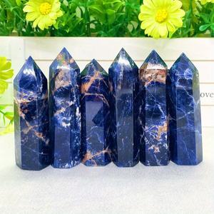 Vente en gros de pierres de cristal de sodalite naturelle polie de style bohème, forme de tour, pour une décoration intérieure unique et des cadeaux de vacances - Product Image 1