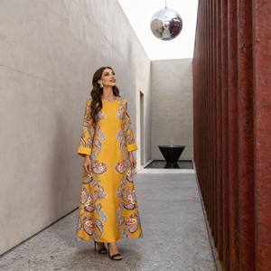 Abaya en polyester imprimé de luxe pour femmes musulmanes, robe élégante sur mesure pour les soirées et les mariages - Product Image 4