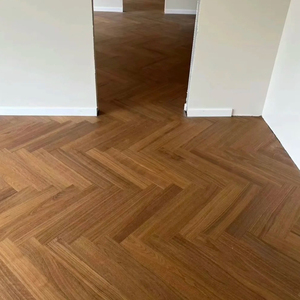 Pavimento Ingegnerizzato Multistrato di Lusso in Noce Nero a Spina di Pesce da 14mm Personalizzato |   Pavimentazione Impermeabile Antiscivolo per Parchi/Esterni con Sistema a Incastro - Product Image 3