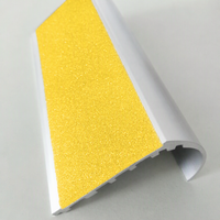 Profilé d'escalier antidérapant en aluminium jaune pour marches, installation simple, pour intérieur et extérieur