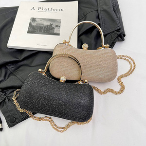 Bolso bandolera de hombro con cadena dorada a la moda, bolso cuadrado pequeño, bolso de banquete de mano único con cierre de cremallera, forro de poliéster - Product Image 3