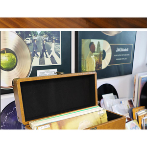 Estuche de Almacenamiento para Discos de Vinilo Retro de Cuero PU con Esquinas Metálicas para Discos LP de 12 Pulgadas, Decoración para el Hogar, Regalo - Product Image 4