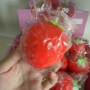 Nouveau jouet créatif anti-stress en forme de fraise, boule de farine à rebond lent, jouet en silicone TPE pour enfants - Product Image 4