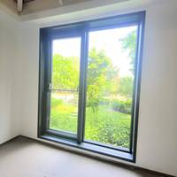 Fenêtres coulissantes en verre à rupture thermique horizontale en aluminium personnalisées Portes à persienne automatique à impact d'ouragan pour l'extérieur pour