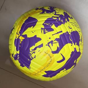 مجموعة كرات قدم رياضية اقتصادية مخيطة آليًا من البولي يوريثان للطلبات بالجملة، مناسبة للمخيمات الصيفية والبرامج المجتمعية - Product Image 3