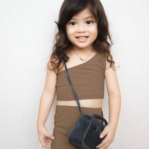 Ensemble de vêtements d'été pour bébés et jeunes enfants filles, 2484, en coton, débardeur uni à une épaule sans manches + short, tenue complète - Product Image 2