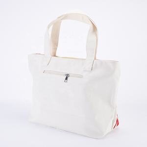 <span class=keywords><strong>Venta</strong></span> de la fábrica de diseño de moda bolsas de algodón al por mayor bolsas de asas OEM con logotipo impreso personalizado - Product Image 4