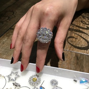 Anello con Fiore per Donne, Accessorio da Dito Semplice e alla Moda per Uso Quotidiano - Product Image 4