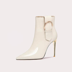 מגפי קרסול נשים עם אבזם דק אבזם מחודד, ציצי קצר ציצי קצר לאביב ולסתיו צבעים מותאמים אישית - Product Image 1