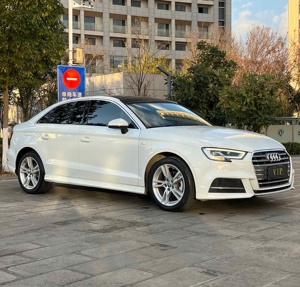<span class=keywords><strong>Audi</strong></span> <span class=keywords><strong>A3</strong></span> Limusina 35 TFSI Edición Fashion 2020 2021 <span class=keywords><strong>2022</strong></span> Usado, Automático, Turbo, Cuero, R16, Volante a la Izquierda, Interior Claro - Product Image 3